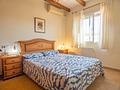 Sehr schöne Landhaus-Villa mit 3 Schlafzimmern, 2 Bädern, Dachterrasse und Privatpool