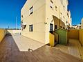 Erdgeschoss-Wohnung mit 2 Schlafzimmern, 1 Bad, Privatpool und großer Terrasse nur 600 m vom Strand