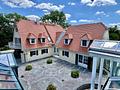 Spektakuläres u. luxuriöses Anwesen mit Pool & Wellnessbereich auf Parkgrundstück Nahe München - Blick in den Innenhof