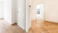 Haus-in-Haus-Charakter: 90 m² Wohnung mit 300 m² Privatgarten in Alt-Solln - Eingangsbereich