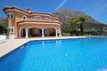 Erstklassige Villa mit Infinity-Pool, Barbecue, Spielplatz, Doppelgarage, Keller, Garten, Balkon, Terrasse, viele Details, auf der Südseite von Montgó