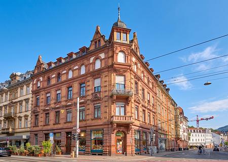 Altbau-Liebe: Repräsentative 3-Zimmer-Wohnung in historischem Anwesen - Heidelberg-Neuenheim - Hausansicht