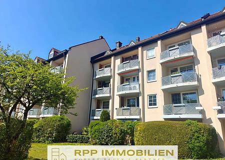 Naturnah wohnen: Charmante 2-Zimmer-Wohnung in Lohhof - Hausansicht