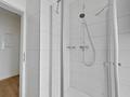 Frisch sanierte 2-Zimmer-Wohnung mit Balkon in zentraler Lage von Freilassing - Badezimmer_1