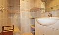 ***Reihenhaus mit zwei Schlafzimmern und der Möglichkeit eines dritten, 2 Badezimmern, Souterrain***
