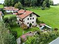 Mehrfamilienhaus mit 4 Wohnungen und idyllischem Garten - Ansicht Haus und Garten