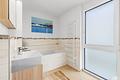 Modern + neuwertig + 5 Zimmer - DHH mit Süd/West-Garten in ruhiger Lage - ...und Wanne