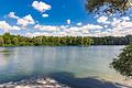 Direktlage am Lerchenauer See: 3.876 m² Ufergrundstück mit Baugenehmigung für Hotel mit Biergarten - Ein Ort zum Erholen