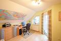 Tolle 4-Zimmer-Dachgeschoss-Wohnung mit Balkon und PKW-Plätzen - Zimmer