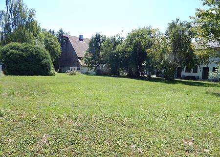 Großes, sonniges Baugrundstück mit denkmalgeschütztem Bauernhaus und Entwicklungspotenzial - Impressionen