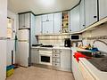 Erdgeschosswohnung mit 3 Schlafzimmern, 1 Bad, Tiefgaragenstellplatz und Gemeinschaftspool nur 300 m vom Strand