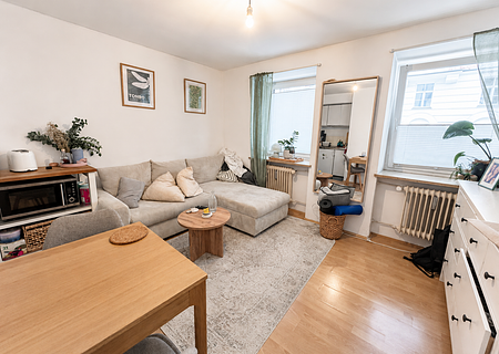 2-Zi.-Whg. im begehrten Univiertel (Maxvorstadt) - Wohnzimmer