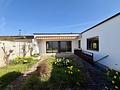 Bungalow-Reihenhaus mit Terrasse und geschütztem Gartenbereich in Stephanskirchen - Blick zum Garten