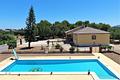 Villa mit 4 Schlafzimmern und großem Pool, auf einem großzügigen Grundstück ohne Stromleitungen und in unmittelbarer Nähe zum Strand