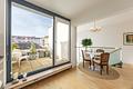 Lichtfülle über den Dächern der Stadt: Loftartige Maisonette mit Dachterrasse - Zugang zur Dachterrasse vom Koch-/und Essbereich