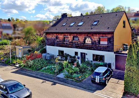 Viel Platz für die Familie: Gepflegtes Wohnhaus mit großem Potenzial in Spechbach - Ansicht