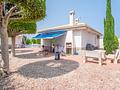Attraktive freistehende Villa mit Sommerhaus