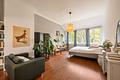 Historisches Villen-Flair und flexible Optionen - Masterbedroom mit Gartenblick