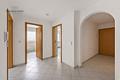 Helle 3,5-Zimmer-EG-Wohnung mit Wintergarten / Terrasse / TG- und Außenstellplatz - sofort frei ! - Flur