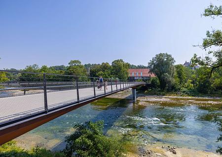 5 % AfA + Zahlung bei Bezug: Clever investieren in Landsberg - Steg Richtung Altstadt