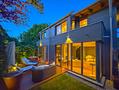 Architektonisches Juwel:
Einfamilienhaus mit hochwertiger Ausstattung
- sehr viel Privatsphäre - Abendstimmung