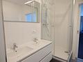 Flexible Wohn- und Gewerbeeinheit in 83404 Ainring mit Terrasse und idealer Work-Life-Kombination - Bad