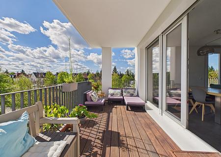 Einziehen ab Herbst – großzügige 4-Zimmer-Wohnung mit großem Balkon in München-Trudering - Balkon