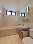 Frei zum Bezug! Elegantes Wohnen in Oberföhring. Neue Fernwärmeheizung. - Badezimmer