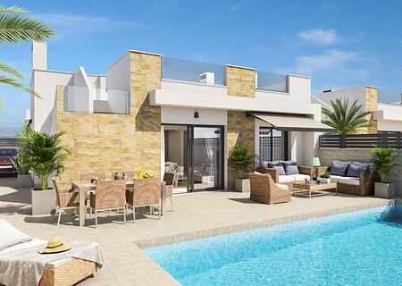 Exklusive Doppelhaushälften mit 3 Schlafzimmern, 2 Bädern, Dachterrasse, Klimaanlage, Privatpool und Kfz-Stellplatz
