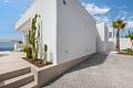 Schöne ebenerdige Villa mit Pool - BAJA RESOLUCION (2)