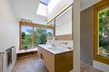 Architekten-Villa mit hochklassiger Ästhetik, Spa-Bereich und Pool in einzigartiger Lage - Masterbad mit Objekten von Antonio Lupi