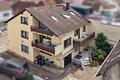 Vielseitiges MFH: 4 Einheiten (EG frei)+ Nebengebäude mit Wohnraum-Potenzial - Blick auf die Balkone