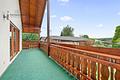 Familienhaus mit Garten, Carport & Photovoltaik – ankommen und wohlfühlen! - ...zum überdachten Balkon