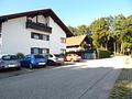 2-Zimmer-Wohnung in Freilassing mit Balkon & Holzofen – gepflegt und vermietet - Zufahrt/Parkplatz