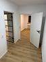 Pärchenwohnung, kl. Familie oder Altersruhesitz - aber auch Kapitalanlage/RENDITE zur Altersvorsorge - 6 Flur Blick in Richtung Küche und links WoZi mit Glastür