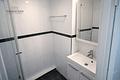 Gut geschnittene 3-Zimmer-Hochparterrewohnung auf der Schanz - Kleines Duschbad