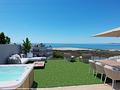 Penthouse-Wohnungen mit 2 Schlafzimmern, 2 Bädern, Vorinstallation Klimaanlage, Kfz-Stellplatz, Meerblick und Gemeinschaftspool nur 100 m vom Strand