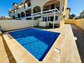 Erdgeschoss-Wohnung mit 2 Schlafzimmern, 1 Bad, Privatpool und großer Terrasse nur 600 m vom Strand