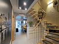 Kapitalanlage: moderne Doppelhaushälfte mit Einzelgarage in Duisburg-Hamborn - Flur-Treppe