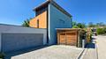 Architekten-Villa auf Filetgrundstück in Top-Lage:
 Licht. Ruhe. Privatsphäre. - Street
