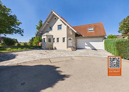 Naturnah wohnen: Einfamilienhaus mit Alpenblick - Hausansicht