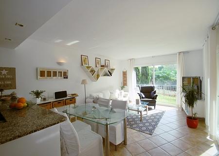 ***Moderne Erdgeschosswohnung mit Gemeinschaftspool***