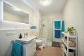Moderne 2-Zimmer-Wohnung mit Terrasse und Garten in guter Lage - Badezimmer