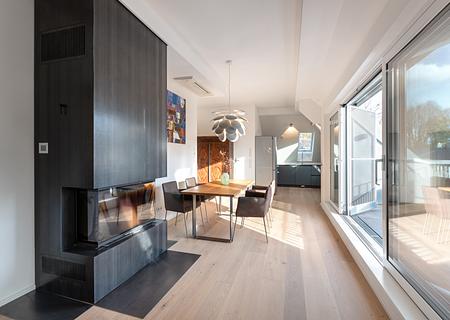 Neuwertige, klimatisierte 3-Zimmer-Dachgeschoss-Wohnung mit Liftzugang und Penthouse-Flair - Designbewusstes Wohnen