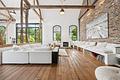 Exklusives Landhaus mit Loft-Charme in Pulheim - Wohnbereich mit Loft-CHarakter und hohen Decken