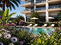 Penthouse-Wohnungen mit 2 Schlafzimmern, Klimaanlage, Fußbodenheizung in Bädern, Tiefgaragenstellplatz und Gemeinschaftspool nur 650 m vom Strand