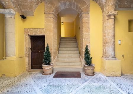 Historischer Palast in der Altstadt von Palma zu verkaufen