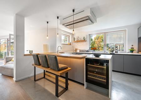 Moderne 4-Zimmer-Maisonette-Wohnung mit Garten-Oase in ruhiger, zentraler Lage - Hochwertige Schreinerküche