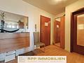 Charmante 2,5-Zimmerwohnung mit Lift und Wohlfühlcharakter in grüner Lage von Oberschleißheim - Eingangsbereich