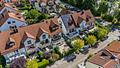 Charmante Maisonette auf zwei Ebenen – mit Wintergarten und Garten zum Genießen - www.remax-prime.de